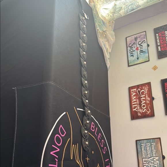 Elegant Black Chain Belt with pearls - Picture 1 of 2
